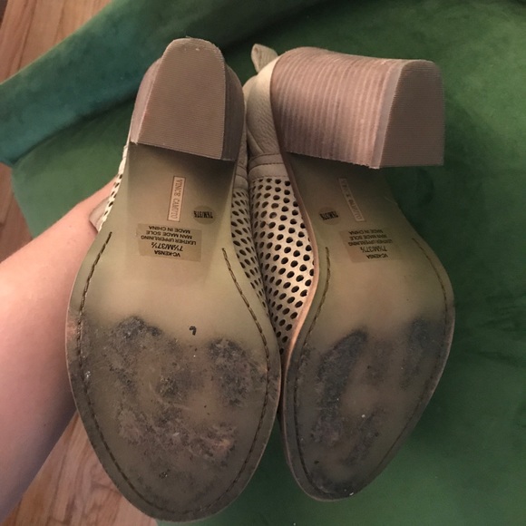 Vince Camuto Perforated Peep-Toe Booties 7.5 - Picture 2 of 6